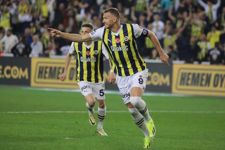 <p>* Edin Dzeko - Fenerbahçe<br />
<br />
* 20 gol</p>
