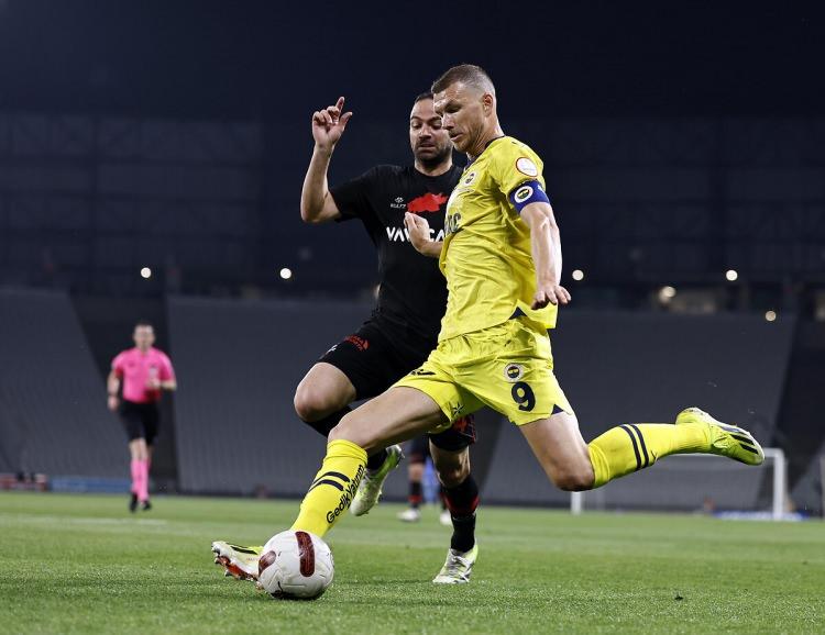 <p>--- Fenerbahçe / 13,97</p>