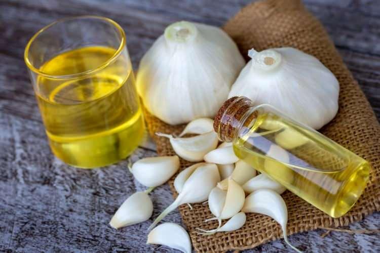 <p><strong>Sarımsak yağı</strong></p>

<p> </p>
