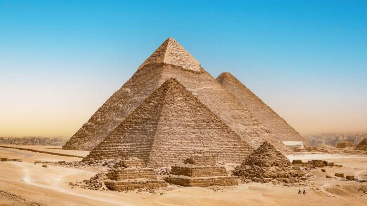 <p>Gize Piramitleri'nin altında keşfedilen büyük "anomali" arkeologları şaşkına çevirdi. Araştırmacılar anomaliye neden olan maddeyi belirleyemediklerini söyledi.</p>
