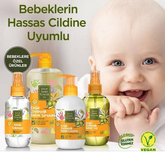 <p><span style="color:#800080"><strong>EYÜP SABRİ TUNCER BEBK ŞAMPUANI</strong></span></p>

<p>139 TL</p>

<p><strong>Özellikleri:</strong></p>

<p>Dermatolojik olarak test edilmiştir.</p>

<p>Alkol içermez.</p>

<p>SLS/SLES, içermez.</p>

<p>Sabun İçermez!</p>

<p>Kullanım Ömrü: Kapak açıldıktan sonra 12 ay</p>
