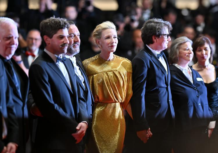 <p><strong>CATE BLANCHETT GÖNÜLLERİ FETHETTİ</strong></p>

<p>İki Oscar, dört BAFTA, dört de Altın Küre ödüllü Avustralyalı oyuncu Cate Blanchett, dün akşam 77’incisi düzenlenen Cannes Film Festivaline katıldı.</p>

<p> </p>

<p> </p>
