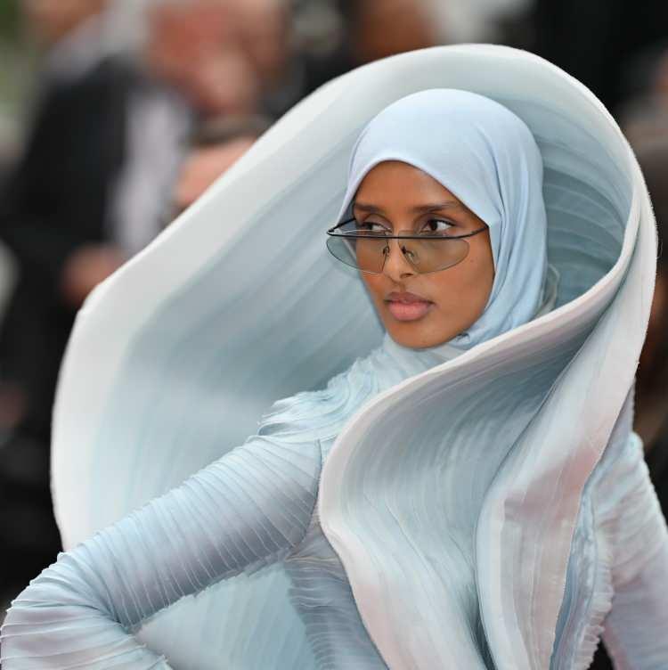 <p>Fransa'nın güneyinde bulunan Cannes şehrinde bu yıl 77'ncisi düzenlenen Cannes Film Festivali başladı. Somalili-Norveçli model Rawdah Mohamed, 'The Apprentice' filminin gösterimine katıldı.</p>

<p>​</p>
