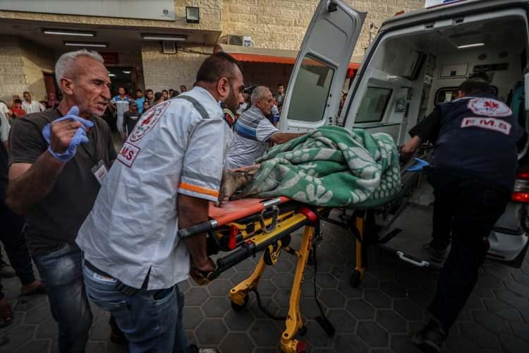 <p>İsrail Gazze ve Batı Şeria'da yaptığı saldırılarda onlarca Filistinliyi öldürdü. Havaya uçurulan dört katlı binada 10 çocuk hayatını kaybetti. Diğer saldırılarla birlikte 20'den fazla çocuk katledildi.</p>

<ul>
</ul>
