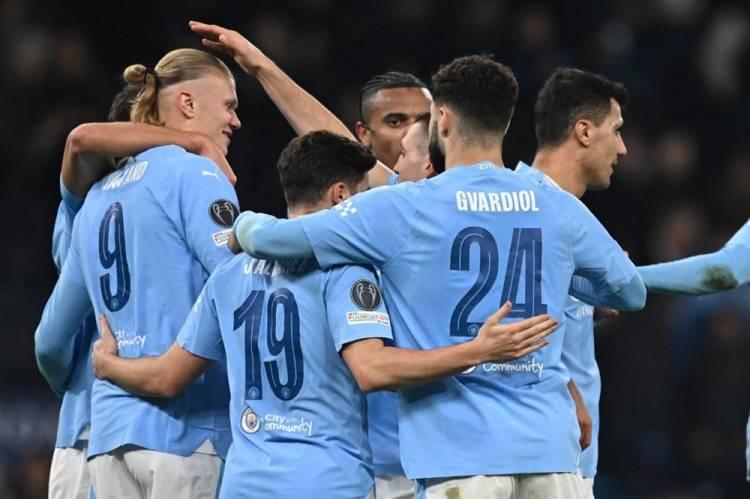 <p>1- Manchester City / Premier lig / 416 puan</p>