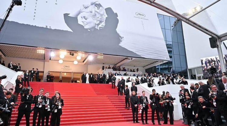 <p><strong>Fransa'nın Cannes şehrinde düzenlenen 77. Cannes Film Festivali'nde her geçen gün Filistin'e destek mesajları gelmeye devam ediyor.  Bu yıl 14-25 Mayıs tarihleri arasında düzenlenen festivale ABD'li model Bella Hadid de katıldı. </strong></p>

<p> </p>
