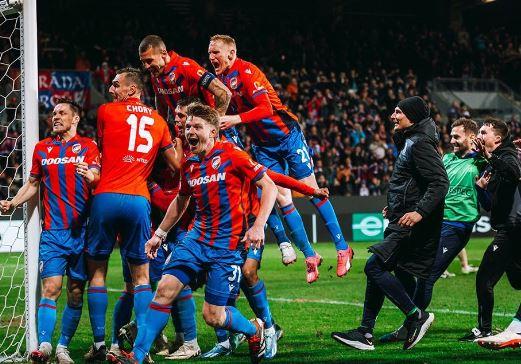 <p>* Viktoria Plzen / Çekya</p>
