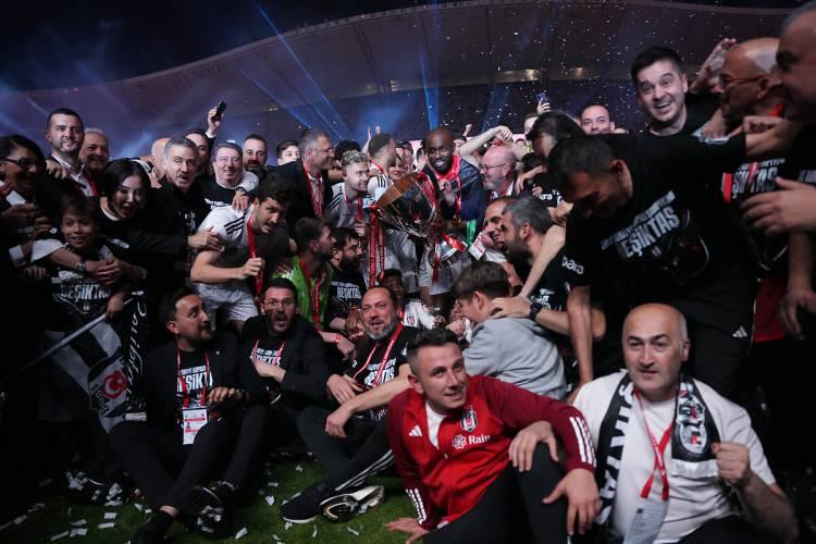 <p>UEFA Avrupa Ligi play-off kuraları 5 Ağustos'a çekilecek. Maçlar 22 ve 29 Ağustos tarihlerinde oynanacak.</p>
