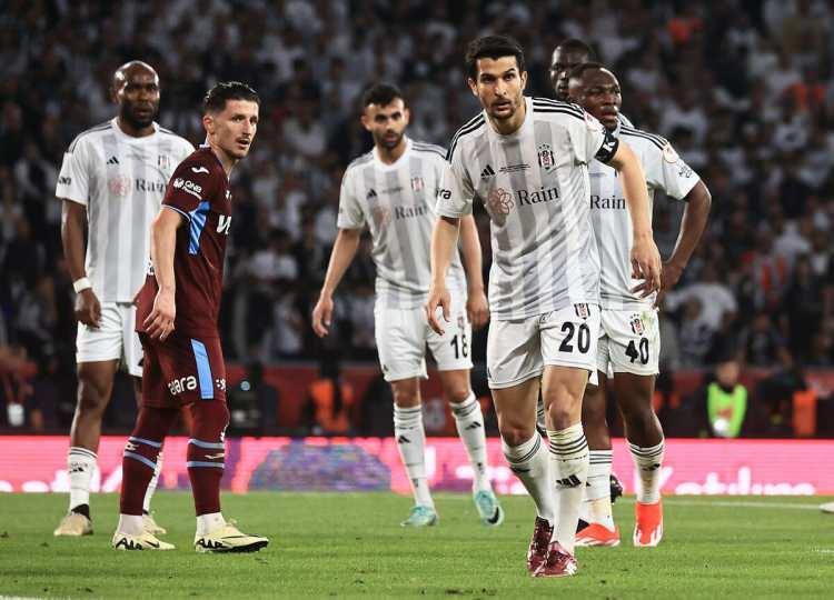 <p>Beşiktaş, Ziraat Türkiye Kupası finalinde Trabzonspor'u 3-2 mağlup ederek şampiyon oldu.</p>
