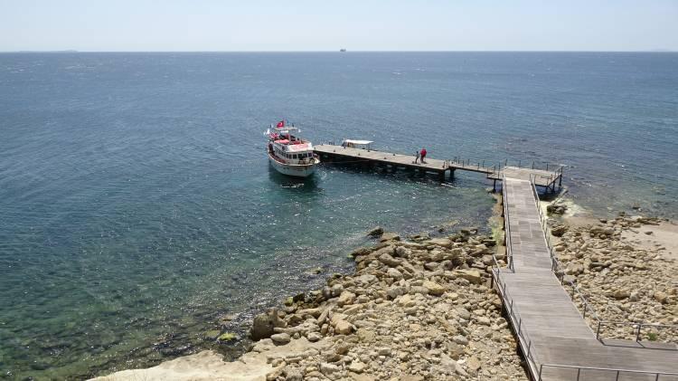 <p>Adım atılan her noktasında Çanakkale Savaşları’nın izlerinin görülmesi mümkün olan, açık hava müzesi niteliği taşıyan Tarihi Gelibolu Yarımadası’nda, Çanakkale Savaşları Gelibolu Tarihi Alan Başkanlığı hayata geçirdiği ve geçireceği yeni projelerle, Çanakkale ruhunu ve Çanakkale Destanı’nı daha fazla kişiye ulaştırmayı hedefliyor.</p>
