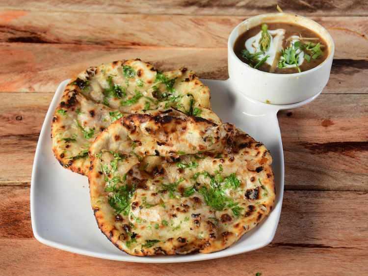 <p>8- Amritsari Kulcha - Hindistan</p>