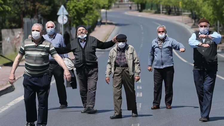 <p>Sezon ortasında Çeşme'de gecelik kişi başı konaklama fiyatı tesisin kalitesi ve yıldızına göre 3 bin ila 20 bin TL arasında değişiyor. </p>