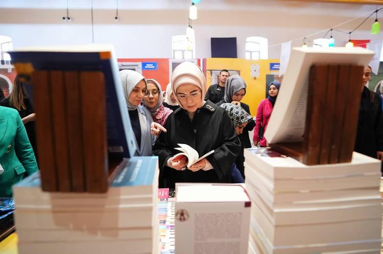 <p>Erdoğan, Amani'ye "Bizden &uuml;lkenize &ccedil;ok selamlar." dedi.</p>

<p>&nbsp;</p>
