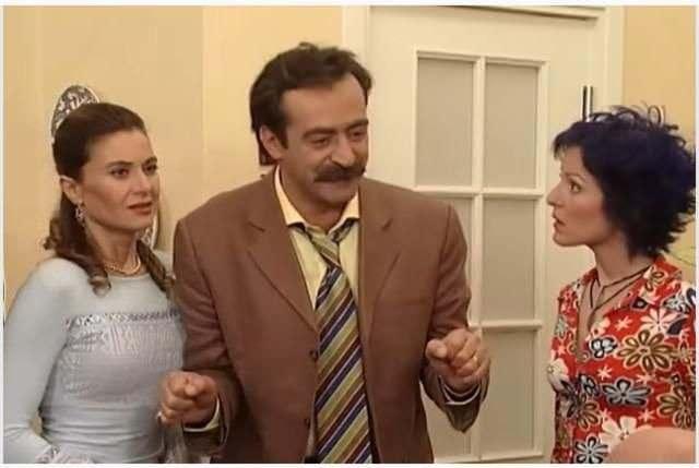 <p>'En Son Babalar Duyar' dizisi yayınlandığı dönemlerde büyük bir ilgiyle izleniyordu. Dizinin Defne'si Burçak Işımer yıllar sonra ortaya çıktı.</p>