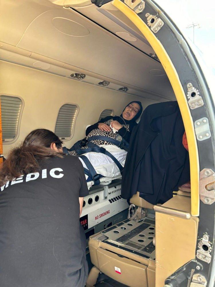 <p>Terzi akşam saatlerinde ambulans uçak ile Türkiye’ye gönderildi.</p>
