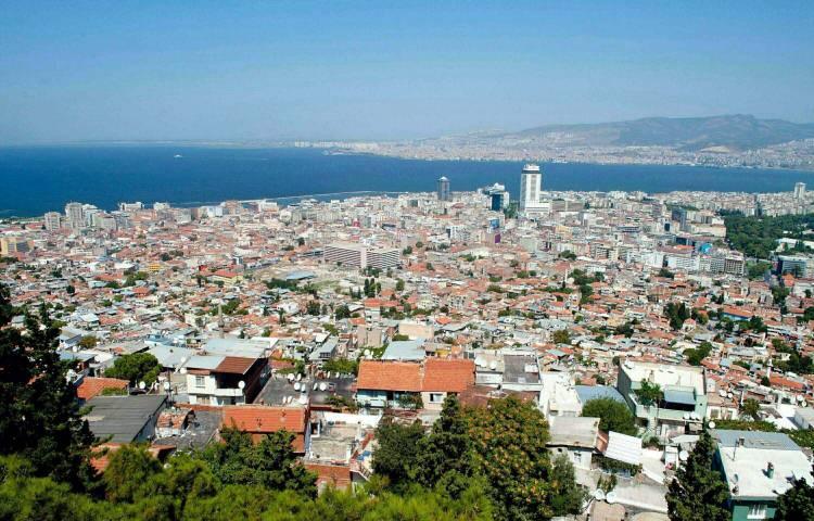 <p>Eğer böyle bir belge yoksa ne kapora gönderilmeli ne de telefon ile aranmalı. Örneğin; Malatya'dan ya da Giresun'dan İzmir'deki üniversitelerden birini kazanan öğrencilerin çoğu ev aramaya başlıyor.</p>