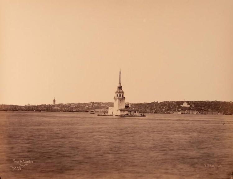 <p><strong>Kız Kulesi. Boğaz'daki Deniz Feneri</strong></p>

<p> </p>
