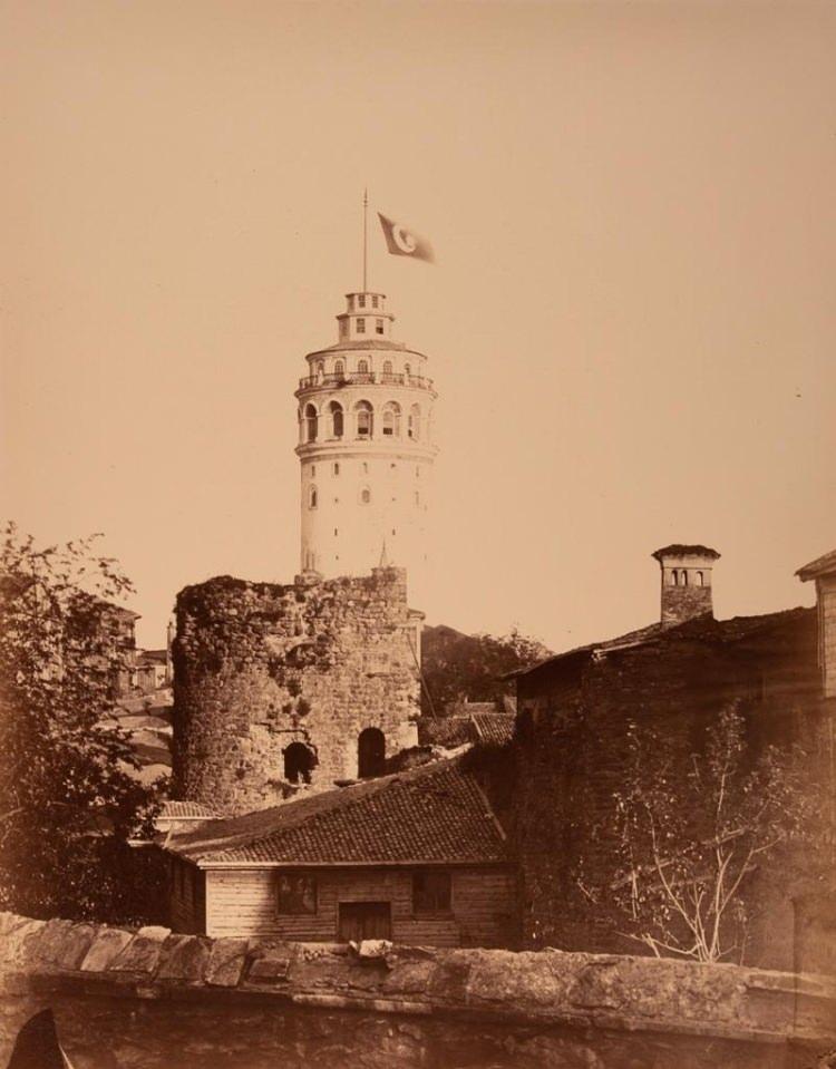 <p><strong>Galata Kulesi</strong></p>

<p> </p>
