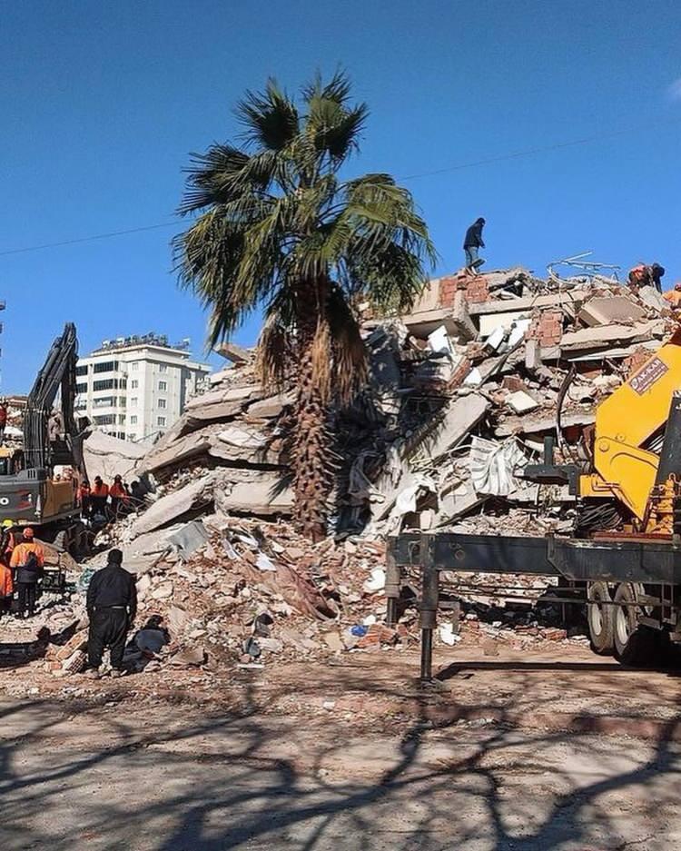 <p>Raporun sonu&ccedil; kısmında ise binanın yıkılmasında sorumluluğu bulunanlar sıralanarak, ş&ouml;yle denildi:</p>

<p>&nbsp;</p>
