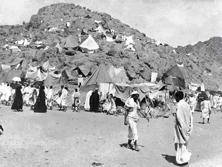 <p>&Ccedil;adırlar, Mekke yakınlarındaki hacılara barınak sağlıyor, 1948.</p>

<p>&nbsp;</p>
