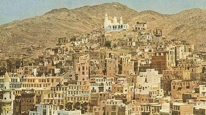 <p>Evler ve oteller ise kutsal mekanların dış kısımlarında konuşlandırılmıştı.</p>

<p>&nbsp;</p>
