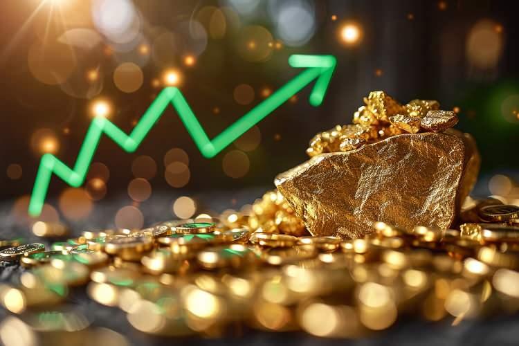<p><strong>15 BİN DOLARLIK TAHMİNİNİ YÜKSELTTİ</strong></p>
<p>En sert tahmin Amerikalı ekonomist Jim Richards’ten geldi. “Currency War,” “The Death of Money” ve “The New Case for Gold” adlı kitapların yazarı olan Richards, daha önce yaptığı <strong>“2026 yılında altının fiyatı 15 bin dolar olacak” tahminini yükseltti ve dün “27 bin dolar olacak”</strong> dedi.</p>
<p> </p>