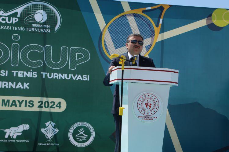 <p>TTF Başkanı Cengiz Durmuş, federasyon olarak tenisi tabana yayılması noktasında önemli projeler geliştirmek, stratejiler oluşturmak için önemli mesafeler kat ettiklerini geldiklerini ifade etti.</p>
