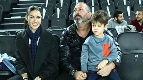 <p>Cem Yılmaz avukatı aracılığıyla karara itiraz etti. Dosyayı bu kez de Yargıtay 2. Hukuk Dairesi inceledi. Daire, İstinaf Mahkemesi’nin kurduğu gerekçeleri yerinde bularak kararı onadı. Bu kararla birlikte Cem Yılmaz’ın eski eşi Ahu Yağtu’ya aylık 10 bin dolar nafaka ödemesi kesinleşmiş oldu.</p>