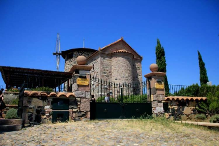<p>Agios Yannis Kilisesi</p>
