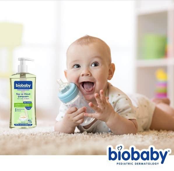 <p><span style="color:#800080"><strong>BİOBABY ULTRA HASSAS ŞAMPUAN</strong></span></p>

<p>100 TL</p>

<p><strong>Özellikleri</strong>:</p>

<p>Biobaby saç ve vücut şampuanı, içeriğindeki prebiyotik ile bebek cildinin doğal florasını korur ve doğal nem faktörlerini destekler. Alman Papatyası cildi nemlendirir, temizler ve yatıştırır. Günlük kullanıma uygundur.</p>
