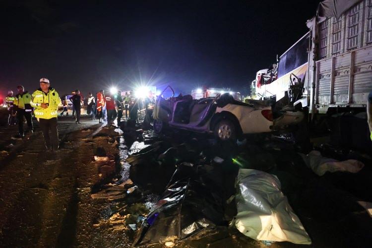 <p>Maalesef küçük çocuklar da vardı. Allah rahmet eylesin" </p>
