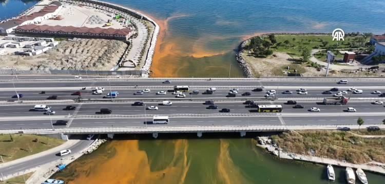 <p>Bazı bölgelerde deniz renginin kızıla ve sarıya döndüğü görülürken renk değişimi dronla da görüntülendi.</p>

<p> </p>
