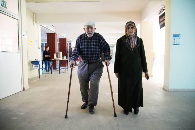 <p>Sandık görevlileri tarafından tutanak tutulması üzerine soruşturma başlatan İlçe Seçim Kurulu, Umurbey Mahallesi için muhtarlık seçimlerinin 2 Haziran tarihinde yinelenmesi kararı aldı.</p>