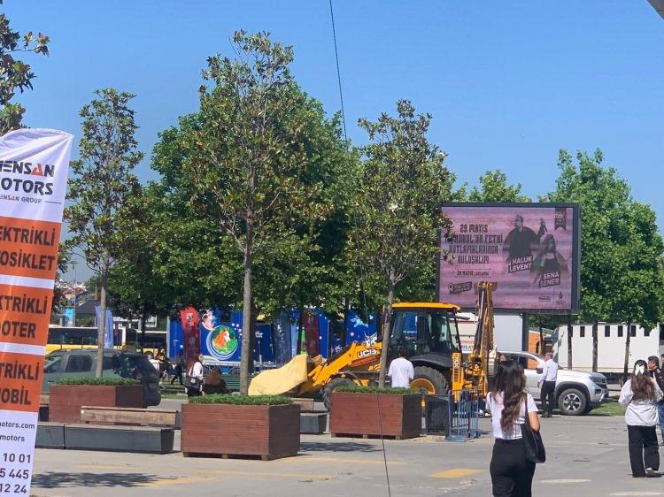 <p>Düzenlenen fuar bünyesinde, hipodromlarda birinci gelmek için kıyasıya koşan atlar, bu kez güzellik yarışmasını kazanmak için piste çıktı.</p>