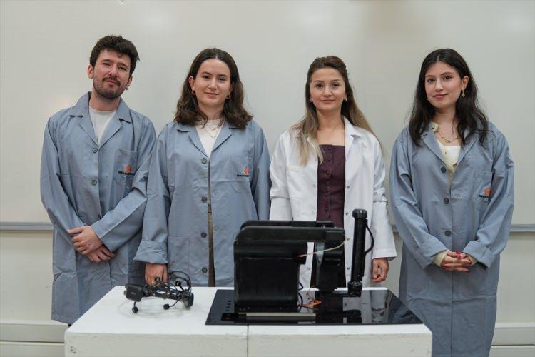 <p>Doktor Öğretim Üyesi Sayılgan, AA muhabirine, anneannesinin yaşamında çok önemli bir yere sahip olduğunu söyledi.</p>
<p> </p>