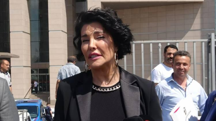<p>Deniz Akkaya'nın davayı kazanması halinde kendisinden hesap soracağından endişe duyan Ayşe, babasıyla yaşamak istediği tekrar etti.</p>
