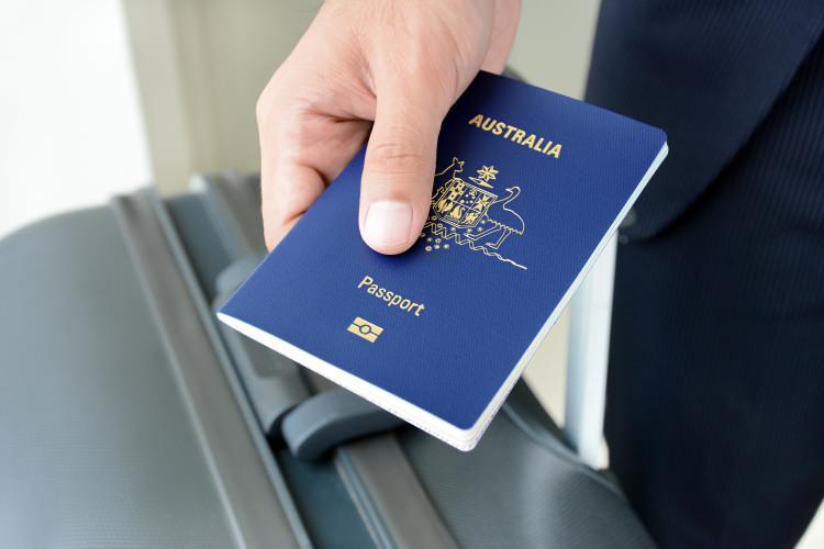 <p>Dünyanın en pahalı üçüncü pasaportu ise 228 dolarla Avustralya'da.</p>