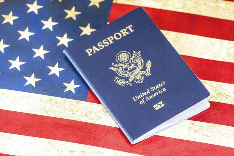 <p>Dünyanın en güçlü 6. pasaportu olan ABD pasaportuyla 189 ülkeye vizesiz seyahat edilebiliyor.</p>
