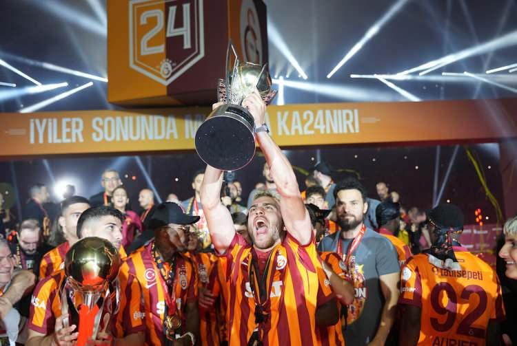 <p>Play-off turunu geçmesi durumunda Şampiyonlar Ligi'ne kalacak olan Aslan, 15.64 milyon Euro katılım parası alacak. Ayrıca grupta her galibiyet 2.8 milyon Euro, her beraberlik 930 bin Euro gelir getirecek.</p>