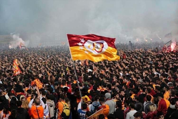 <p>Bir sonraki galeriye göz atın:<br />
<br />
</p>
<p>Galatasaray'ın şampiyonluğu Avrupa basınında!</p>