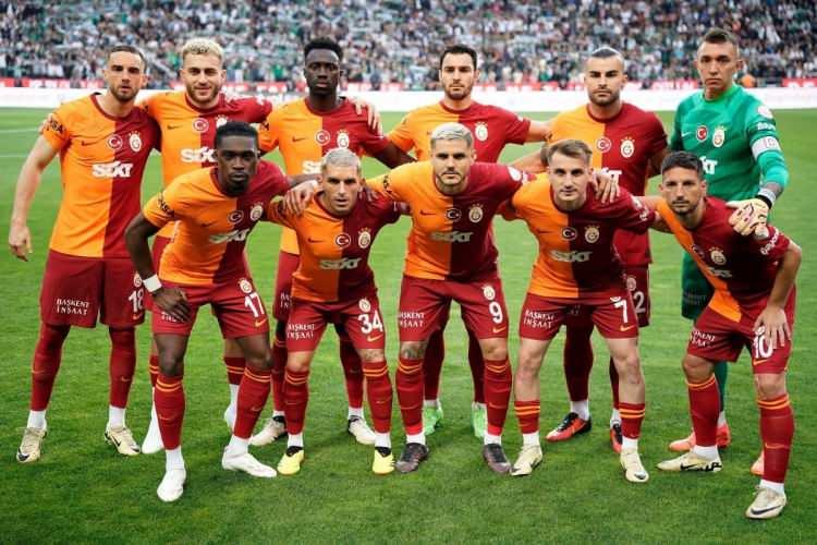 <p>Galatasaray, bu zaferle 66. sezonu oynanan ligde 24. kez şampiyon oldu.</p>
