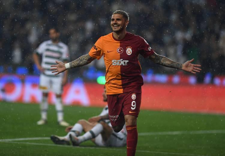 <p><em><strong>AS:</strong></em><br />
<br />
Aslanlar 24. şampiyonluğuna ulaşarak Türkiye'nin en başarılı takımı olarak varlığını pekiştiriyor. Galatasaray , rakip sahasında Konyaspor'u sezonun en golcü oyuncusu Mauro Icardi ve Berkan Kutlu'nun iki golüyle 3-1 kazanarak takımı 102 puana taşıdı. Okan Buruk'un takımı Türk futbol tarihinin puan rekorunu kırdı.</p>
