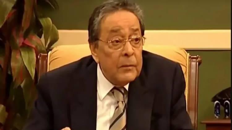 <p>Yıllarca kendisi gibi oyuncu olan eşi Gazanfer Ündüz ile evli olan ve 2004 yılında boşanan Fulya Özcan'ın oğlu da aile mesleğini seçti ve oyuncu oldu. Usta tiyatrocu Gazanfer Özcan'ın torunu şimdilerin yakışıklı oyuncularından biri olan Tarık Ündüz..</p>