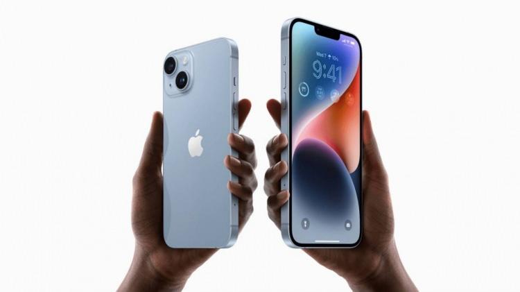 <p>Çıktığı günden beri yüksek fiyatları ile gündemden düşmeyen iPhone 15 serisi, şimdi büyük bir indirim fırsatı sunuyor.</p>
<p> </p>