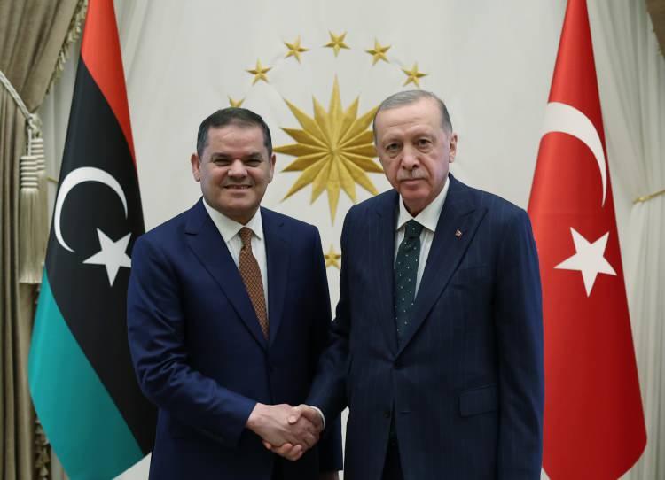 <p>Cumhurbaşkanı Recep Tayyip Erdoğan, Kurti'nin ziyaretinin ardından Cumhurbaşkanlığı Külliyesi'nde Libya Başbakanı Abdulhamid Dibeybe'yi kabul etti.</p>