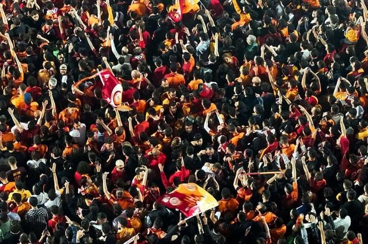 <p>İşte Galatasaray'ın Florya Metin Oktay Tesisieri'ndeki şampiyonluk kutlamasından kareler...</p>
