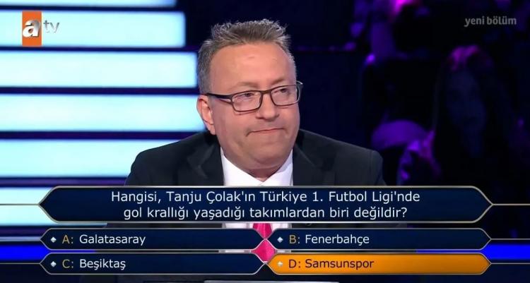 <p><span style="color:#000000"><strong>Ancak yarışmacı ikinci baraj sorusuna gelmeden altıncı soruda karşısına, "Hangisi Tanju Çolak'ın Türkiye 1. Futbol Ligi'nde gol krallığı yaşadığı takımlardan biri değildir?" sorusuna yanlış cevap verince elendi ve şov kısa sürdü.</strong></span></p>
