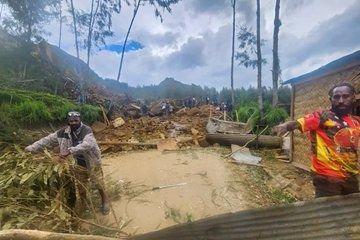 <p>Papua Yeni Gine hükümeti, Enga ilindeki dağlık Kaokalam köyünde meydana gelen toprak kayması nedeniyle Birleşmiş Milletlerden (BM) yardım talebinde bulundu.</p>

<p> </p>
