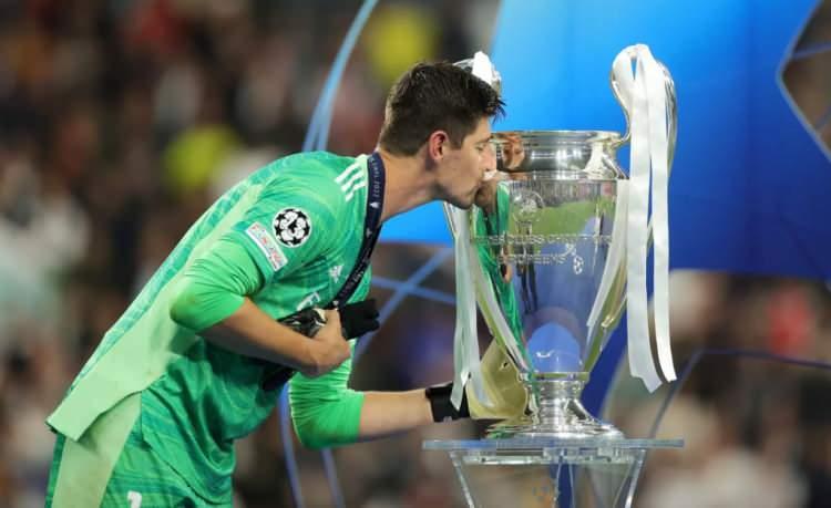<p>2022: Real Madrid 1-0 Liverpool<br />
<br />
* UEFA Şampiynlar Ligi finalinde Liverpool ile karşılaşan Real Madrid, rakibini 1-0 mağlup ederek dev kupayı 14. kez müzesine götürdü.<br />
</p>
