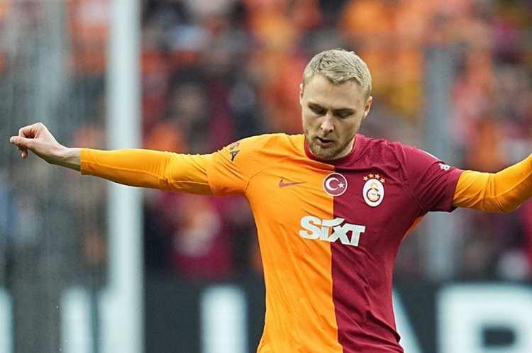 <p>3- Victor Nelsson (Galatasaray)</p>
